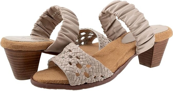 Trotters Mae Women's Sandals Ivory : 9.5 M (B), Leather