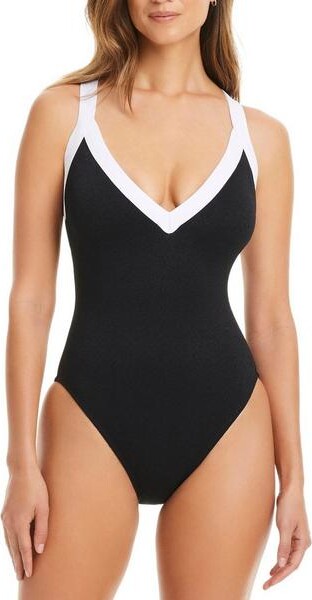 Bleu Rod Beattie Women's I'm With The Band Plunging V-Neck Cross back One Piece Swimsuit Contemporary 4 Black