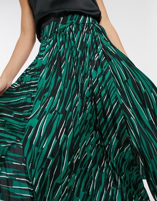 Liquorish pleated midaxi skirt in abstract print with side slit