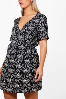 boohoo Plus Ditsy Floral Woven Wrap Dress