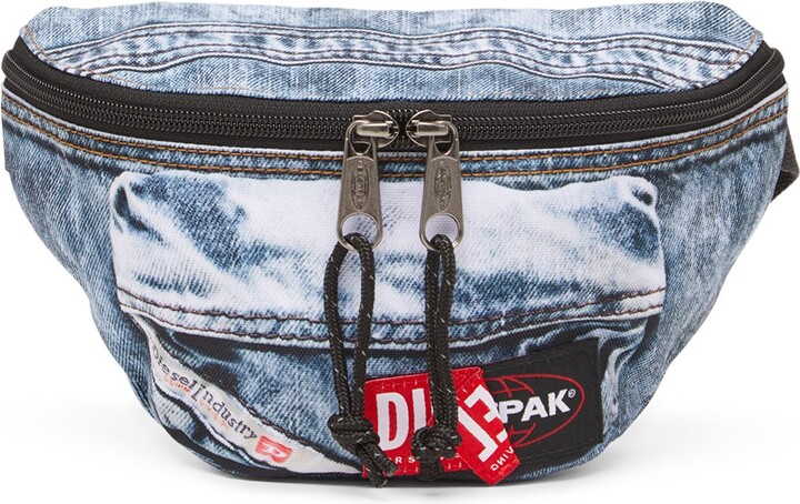 Belt bag in trompe l'oeil denim