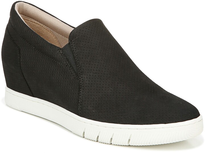 naturalizer kaya slip on