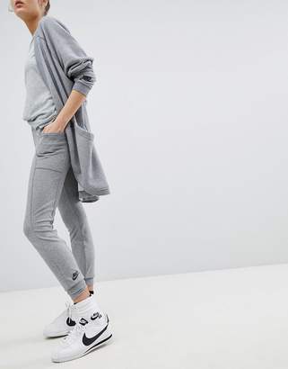 Nike Premium Pocket Leggings In Grey
