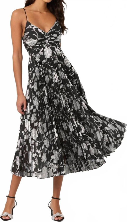 Astr Saoirse Midi Dress In Black