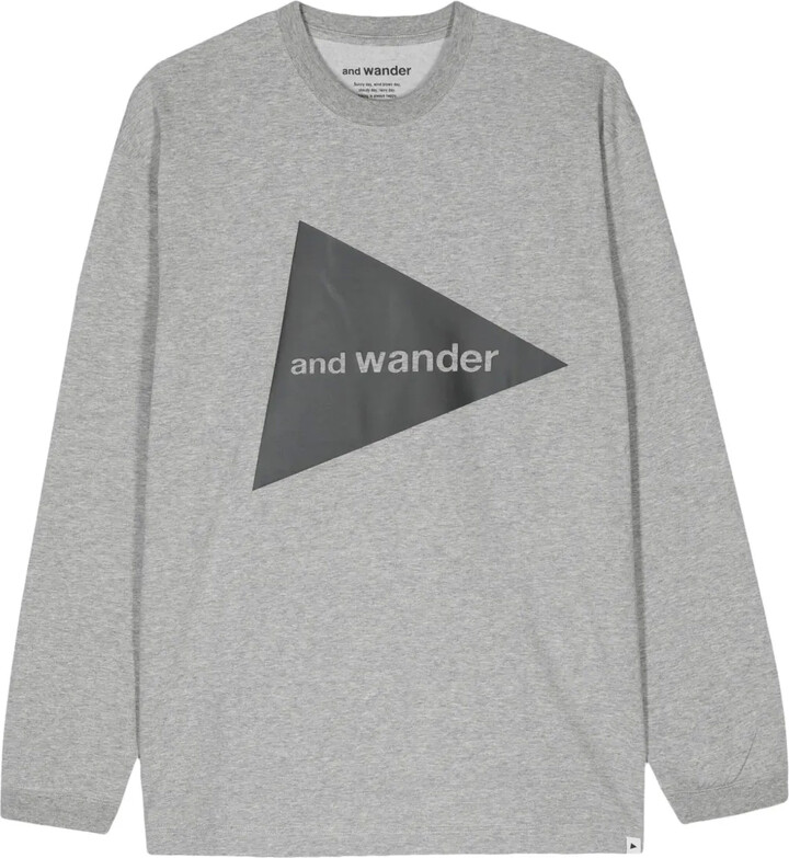 and wander logo-print T-shirt