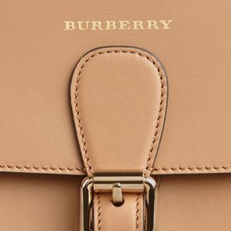 Burberry The Medium Saddle Bag in Smooth Bonded Leather