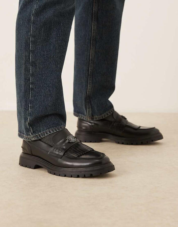 Noak made in Portugal loafers in black leather with fringe and gold hardware