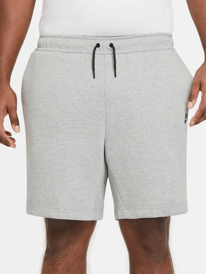 nike tech fleece shorts 2018