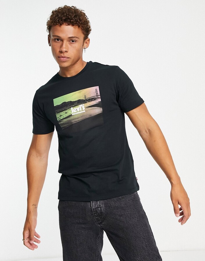 Levi's t-shirt with placement print logo in black - ShopStyle