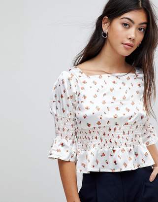 Fashion Union Petite Crop Top With Shirred Waist And Cuffs In Ditsy Floral Print