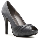 Thumbnail for your product : Townsend Lulu Daniell Platform Pump
