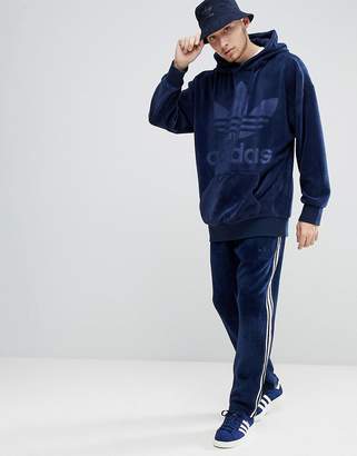 adidas adicolor Velour Joggers In Tapered Fit In Navy CW4916