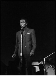 Globe Photos Entertainment & Media Lou Rawls Standing on Stage - Unframed Photograph