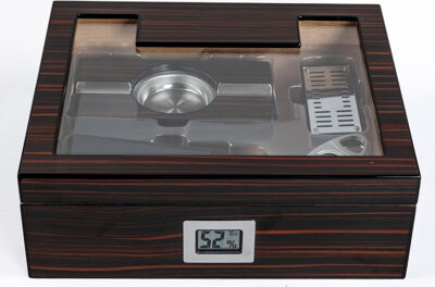 Red Barrel Studio Kensington Cigar Humidor