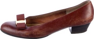 Ferragamo Vara Bow Accent Leather Pumps