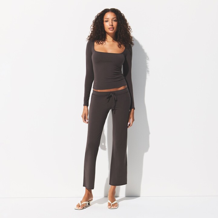 SKIMS Cotton Jersey Scoop Neck Long Sleeve Top | Iron