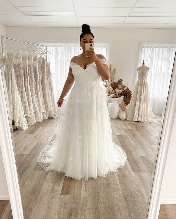 MYYBLE Customized A-Line Off Shoulder Lace Applique Wedding Dress Tulle Backless Robe De Mariée Orienta Bridal Gown Custom Made
