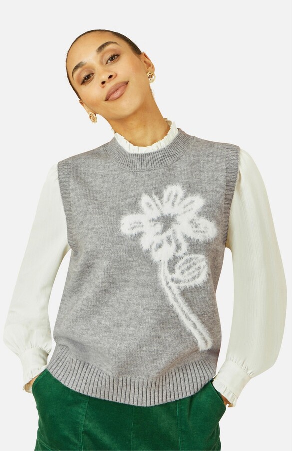 Yumi Women's Knitted Flower Sleeveless Sweater Vest