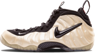 Air Foamposite Pro PRM Yeezy Negro 616750 ...Amazon.com