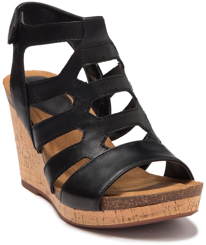 sofft leather sandals