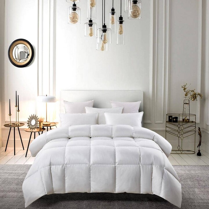 Serta 300TC Extra Warmth White King Size White Down Fiber And White Feather Fiber Comforter