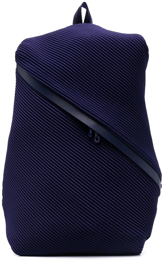 bias pleats backpack