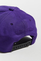 Thumbnail for your product : Mitchell & Ness Old English Los Angeles Lakers Snapback Hat
