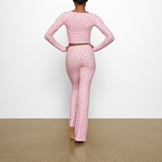 トップス SKIMS ROSE Rosé x Skims Valentine's Day Campaign: Where to Buy Collection Online