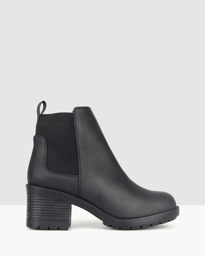 betts coyote chelsea boots