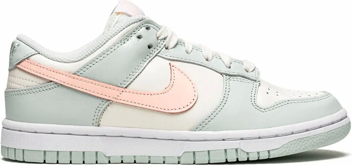 Nike Dunk Low sneakers 