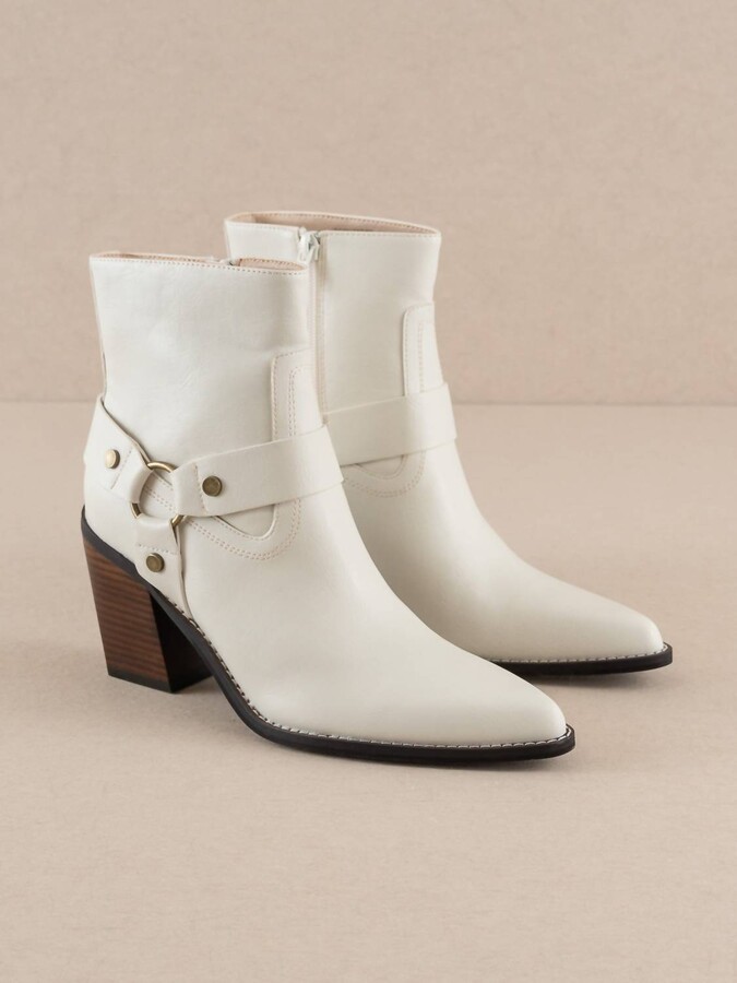 OASIS SOCIETY Women's Jackson Pointed Toe Booties In White