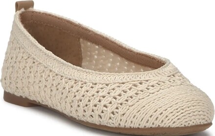 Lucky Brand Emmielu Flat in Medium Beige