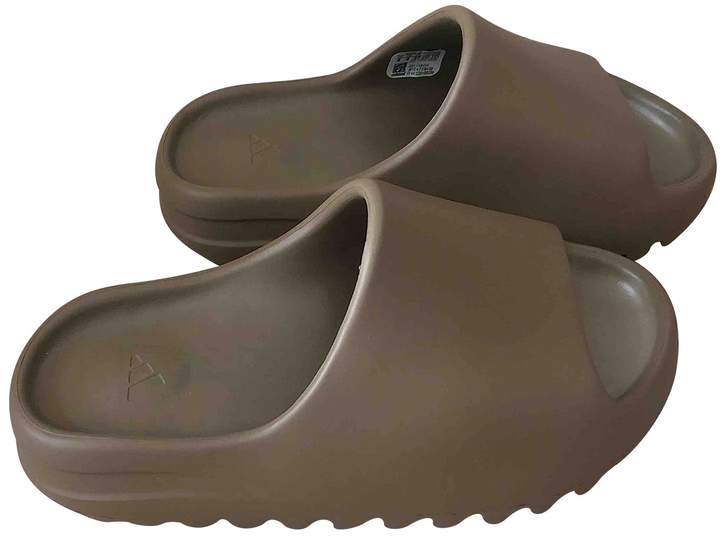 adidas clogs