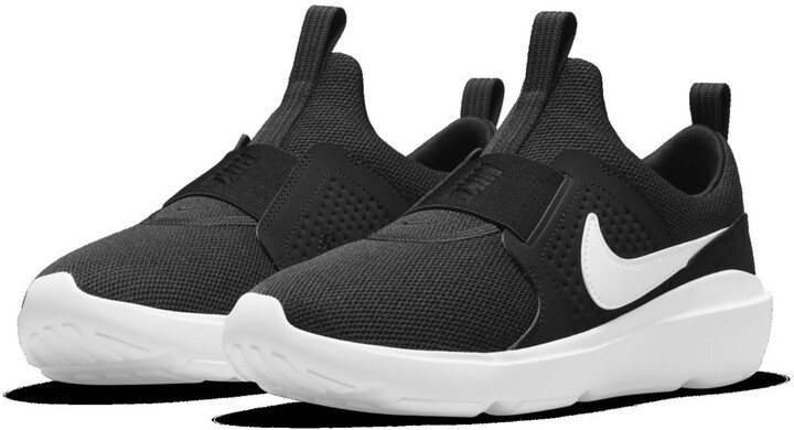 nike women's walking shoes