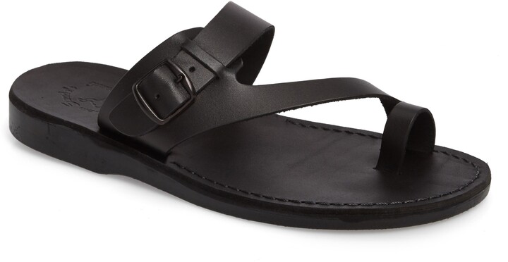 mens toe loop flip flops