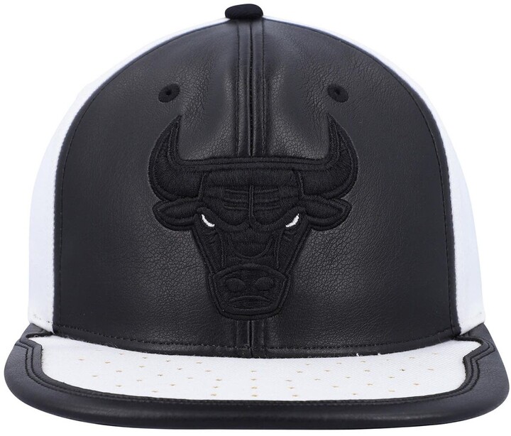 Mitchell & Ness Chicago Bulls NBA Paintbrush Snapback Hat (White