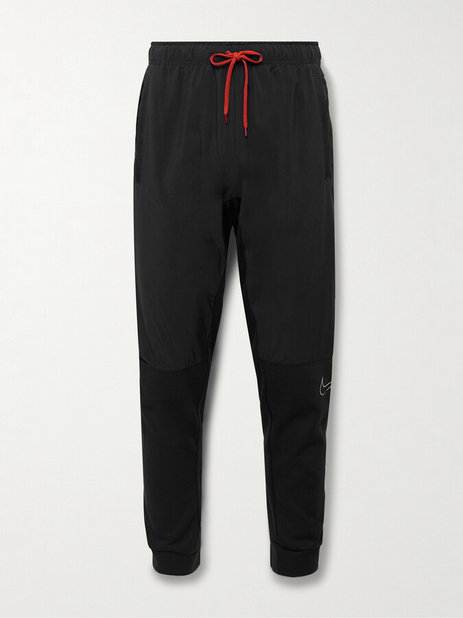 mens nike sweatpants tapered