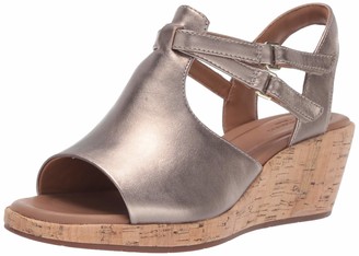 clarks sandals womens gold