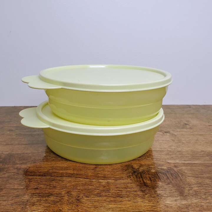 Tupperware Microwave Cereal Bowls Set W/Seals Impressions 2415 Lime Yellow