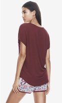 Thumbnail for your product : Express One Eleven Scoop Neck Curved Hem Tee - Berry