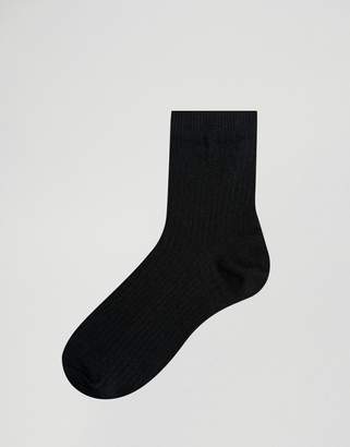 ASOS DESIGN plain ribbed ankle socks