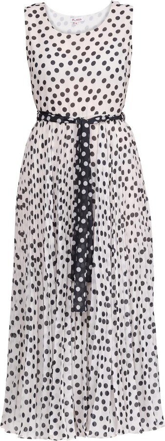 Niza White Sleeveless Pleated Dress With Waist Cutout