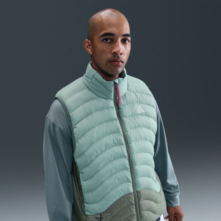 Nike Men's ACG \Lava Flow\ Therma-FIT ADV Vest in Green | HV0605-017