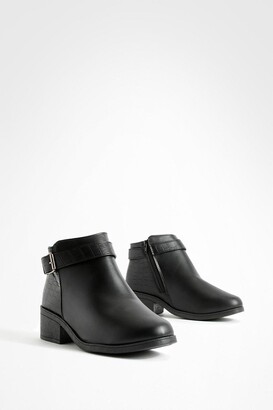 boohoo Wide Fit Buckle Detail Chelsea Boots