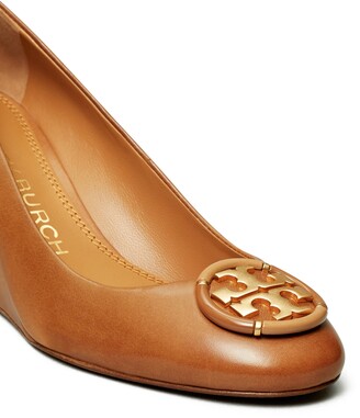 Tory burch logo medallion wedge pump Clearance