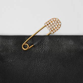 Burberry The Small Pin Clutch in Leather