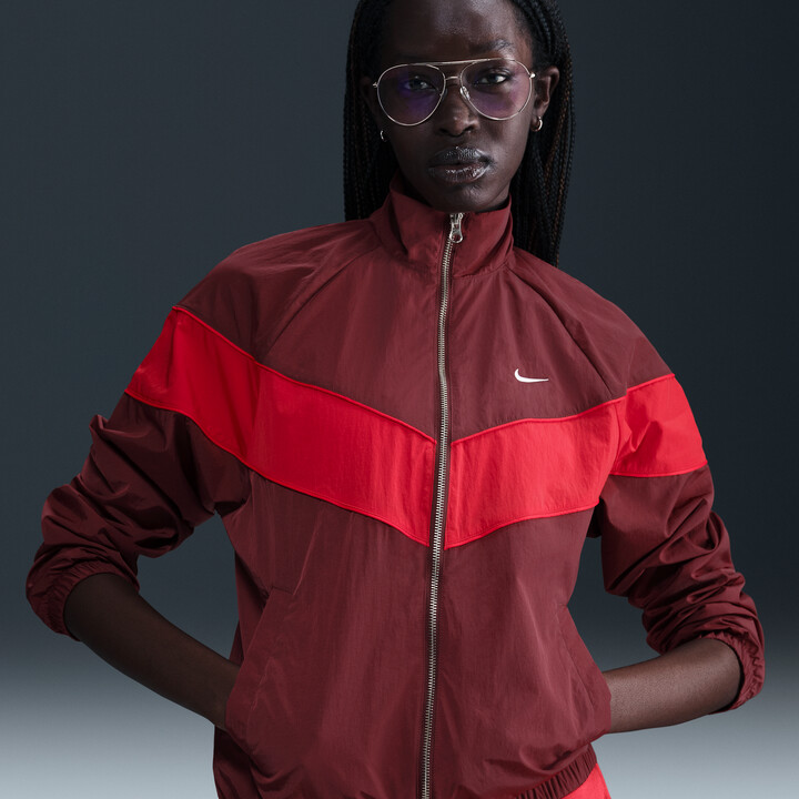 Nike Women's Windrunner Loose UV Woven Full-Zip Jacket in Red | FV6304-619