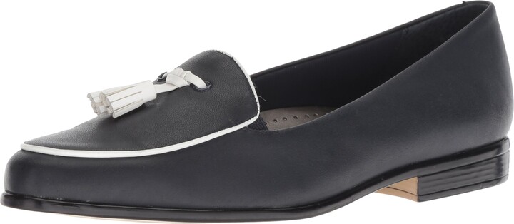 Trotters Women's Leana Loafer Flat