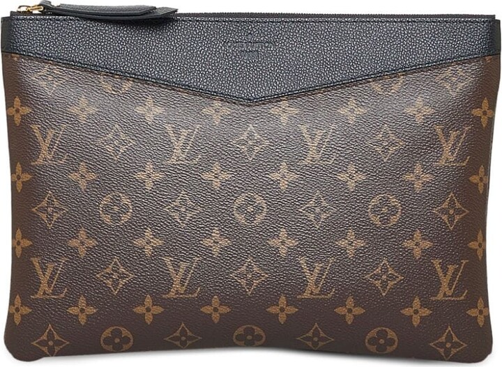Louis Vuitton 2019 Monogram Daily clutch bag - ShopStyle