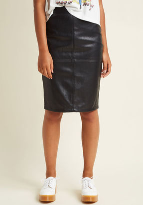 ModCloth Edge Your Bets Pencil Skirt in S